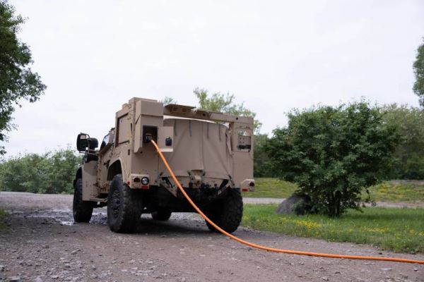 Компания Oshkosh Defense представила гибридный броневик eJLTV