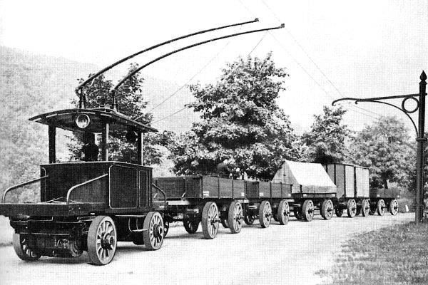 Первые грузовые электромобили. Троллейвозы