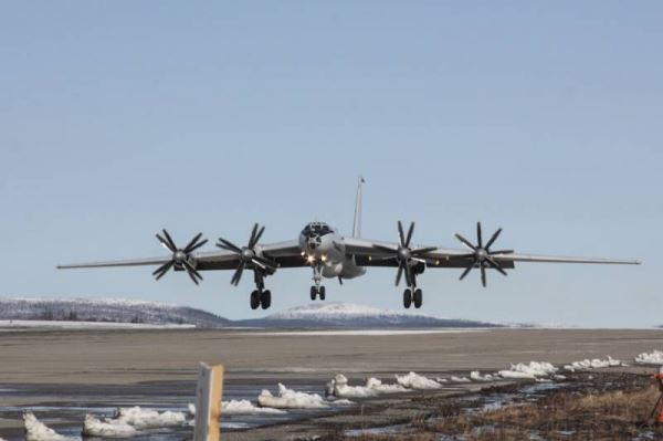 Ту-142 продолжают работу в Атлантике и Арктике