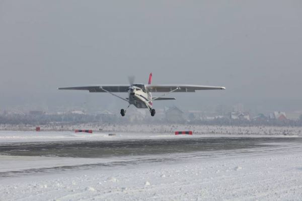 Легкий многоцелевой самолет ЛМС-901 «Байкал» поднялся в воздух