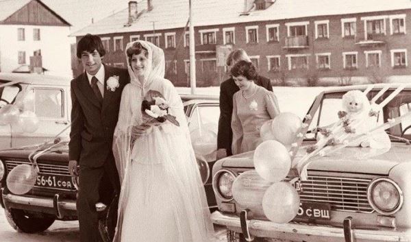 Как выглядели свадьбы в СССР (27 фото)